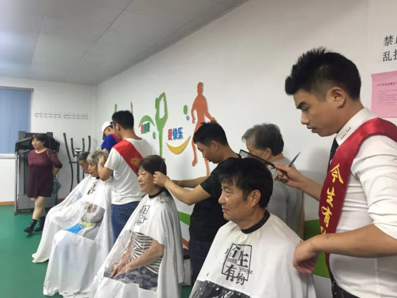 424590995_副本.jpg