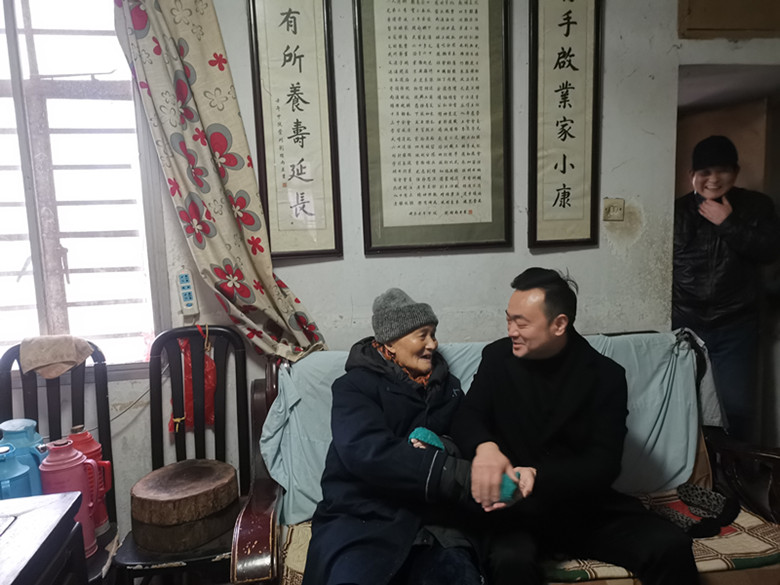 377615714_副本.jpg